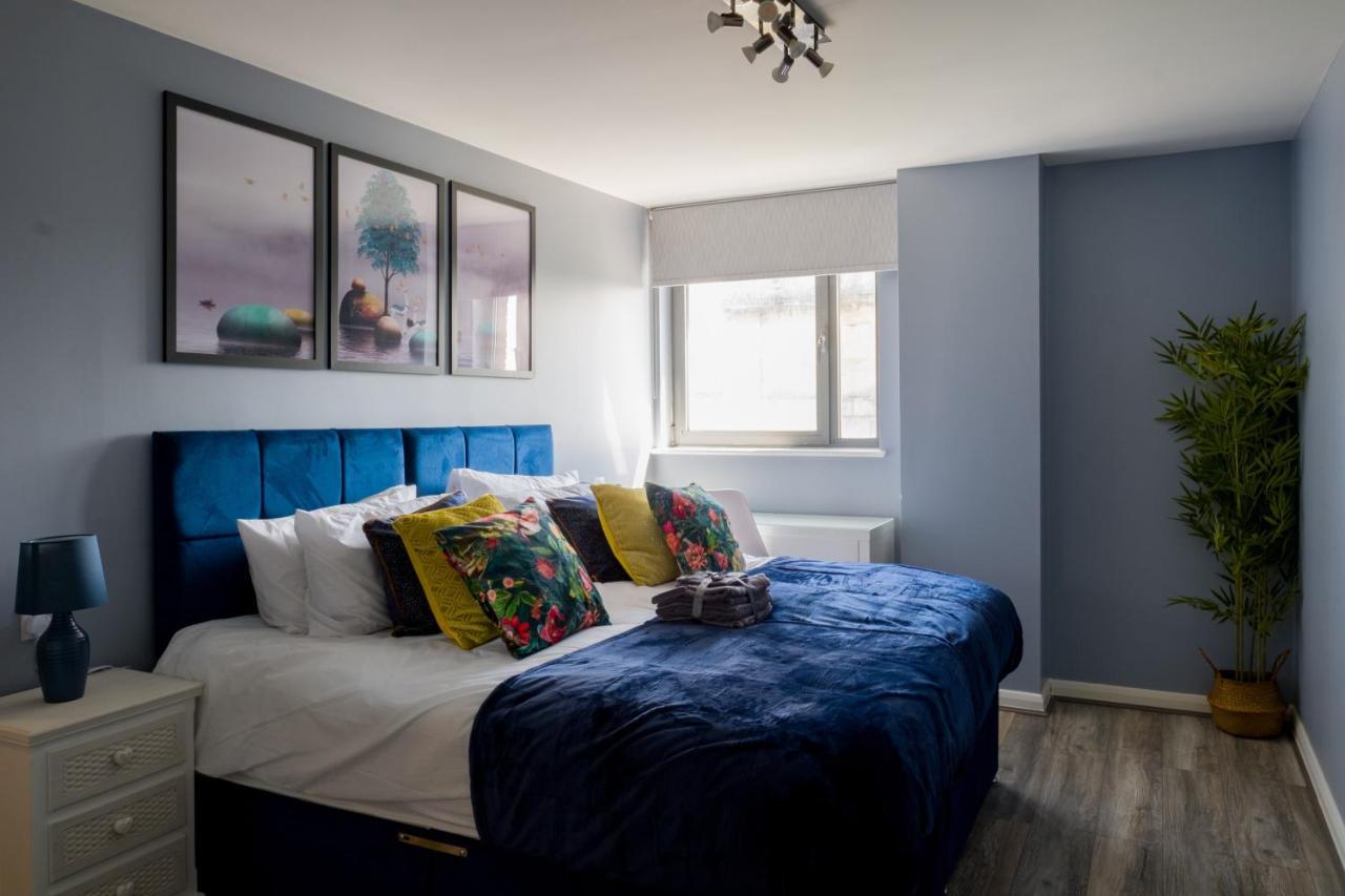 Pahuna Ghar Birmigham City 2 Bedroom Apartment- Short To Mid Term Let-Free Secure Parking Birmingham Esterno foto
