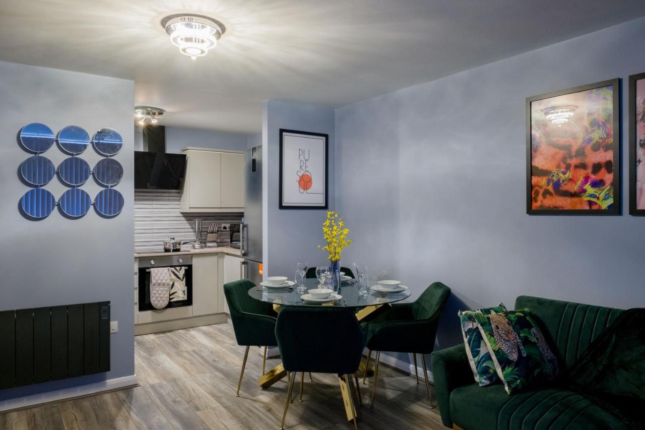 Pahuna Ghar Birmigham City 2 Bedroom Apartment- Short To Mid Term Let-Free Secure Parking Birmingham Esterno foto