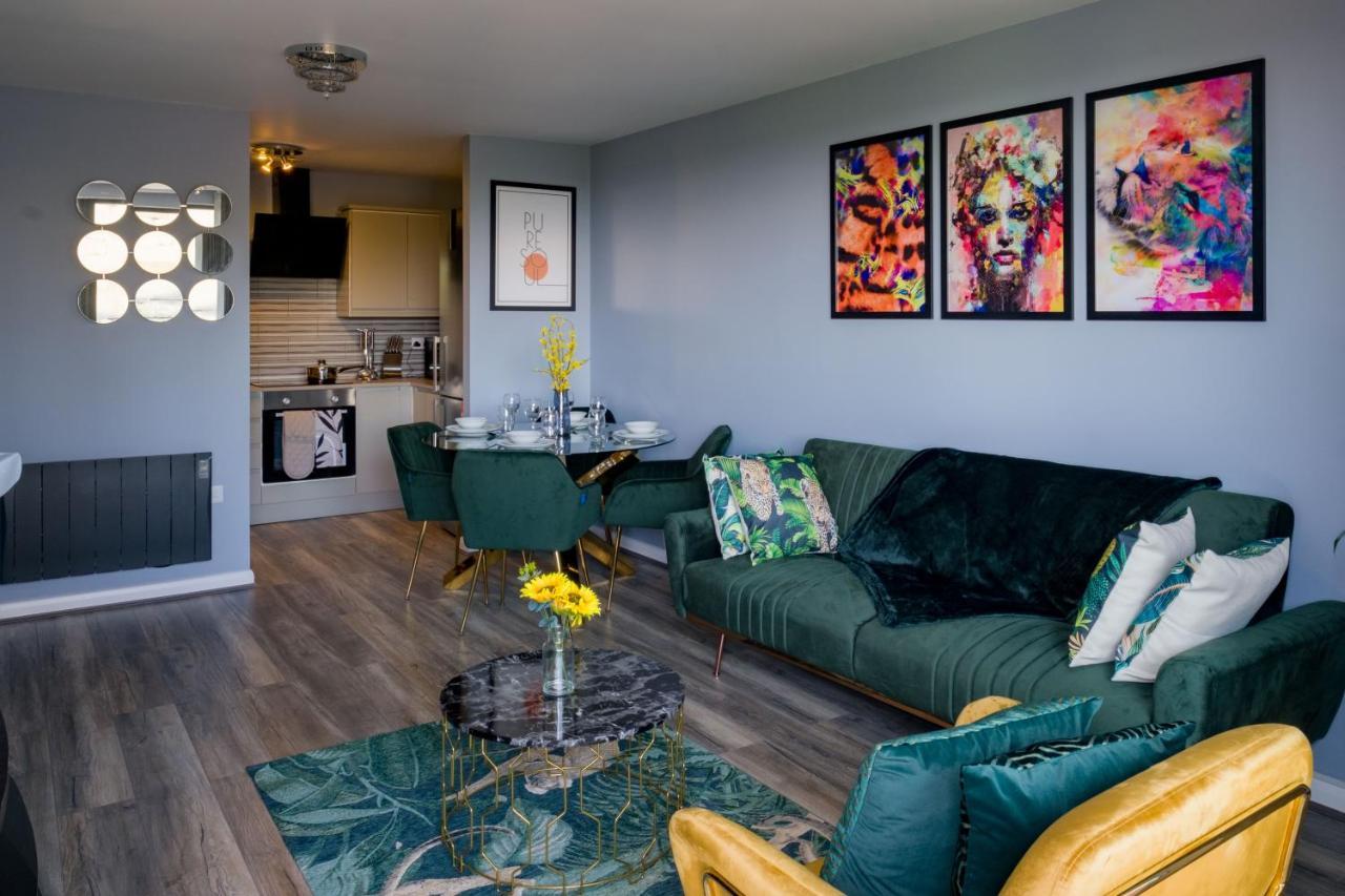 Pahuna Ghar Birmigham City 2 Bedroom Apartment- Short To Mid Term Let-Free Secure Parking Birmingham Esterno foto